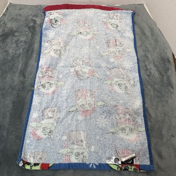 Star Wars Grogu Baby Yoda Blue Snowflake Santa Hat Christmas Hand Towel - Picture 6 of 9